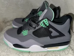 Jordan 4 Retro Green Glow  308497-033  review Sofia Gonzalez  01