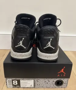 Jordan 4 Retro Oreo (2015) 314254-003 review Jessica Liu 03