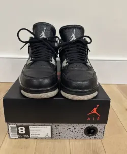Jordan 4 Retro Oreo (2015) 314254-003 review Jessica Liu 02
