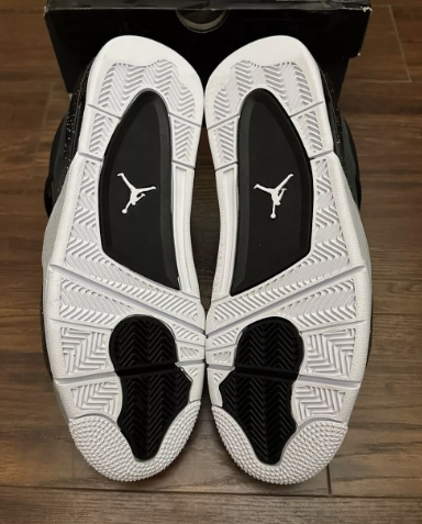 Air Jordan 4 Black And White Fear Remake FQ8138-002 review Benjamin Johnson 01