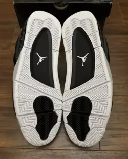 Air Jordan 4 Black And White Fear Remake FQ8138-002 review Benjamin Johnson 02