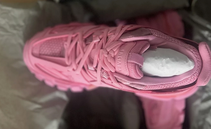 Balenciaga Tess S. Pink 542436 W2LA1 5842 review Olivia 01