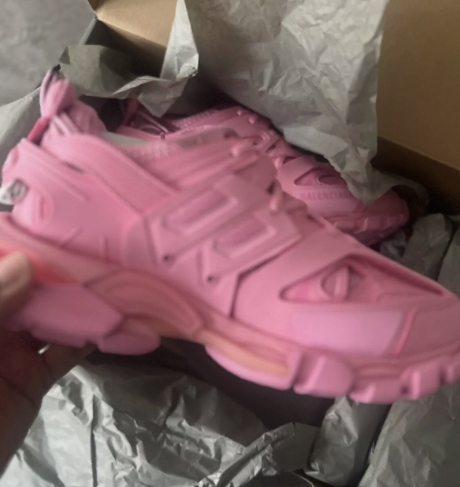 Balenciaga Tess S. Pink 542436 W2LA1 5842 review Olivia 02