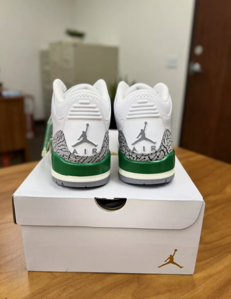 Air Jordan 3 Retro Lucky Green (Women's) CK9246-136 review Oliver Smith 01