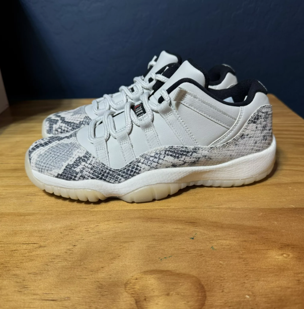 Air Jordan 11 Retro Low Snake Light Bone CD6846-002 review Sophia Robinson 00