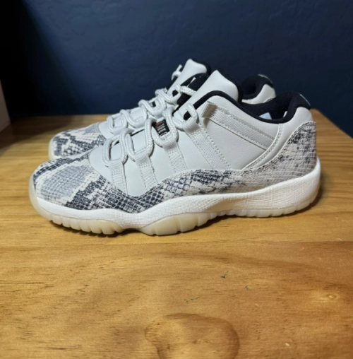 Air Jordan 11 Retro Low Snake Light Bone CD6846-002 review 