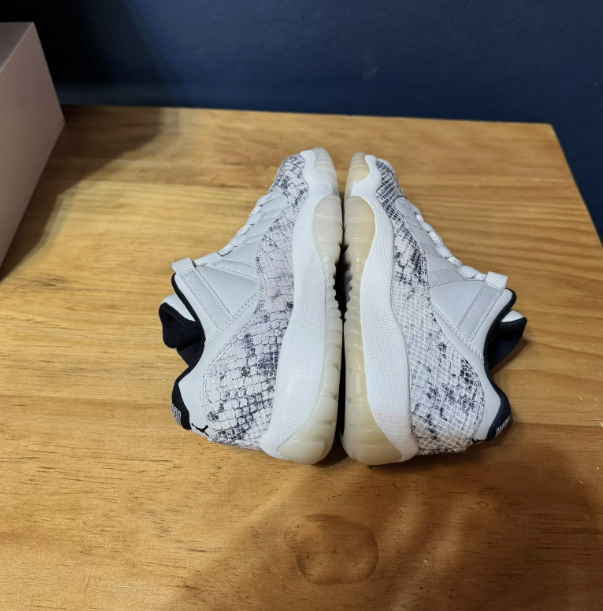 Air Jordan 11 Retro Low Snake Light Bone CD6846-002 review Sophia Robinson 01