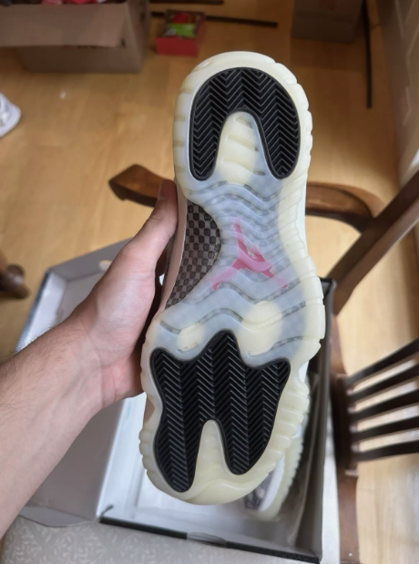 Air Jordan 11 Retro Low Snake Light Bone CD6846-002 review Emily Watson 02