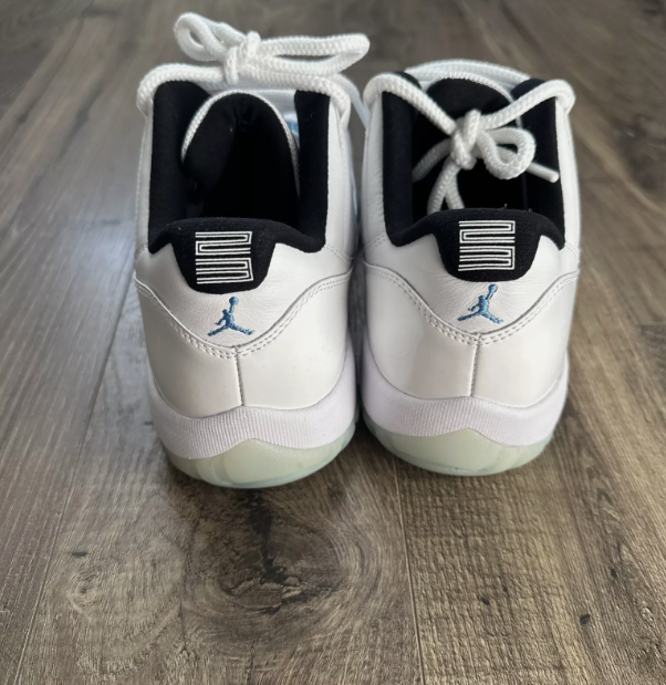 Air Jordan 11 Retro Low Legend Blue AV2187-117 review William Cunningham 01