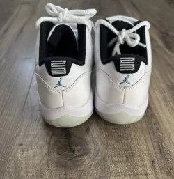 Air Jordan 11 Retro Low Legend Blue AV2187-117 review William Cunningham 02