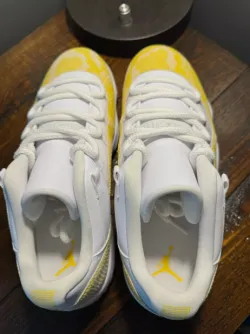 Air Jordan 11 Retro Low Yellow Snakeskin (Women's) AH7860-107 review David Thompson 02