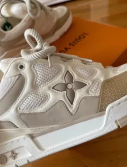 Louis Vuitton LV Skate Sneaker Beige White  1AARQH review Camila 03