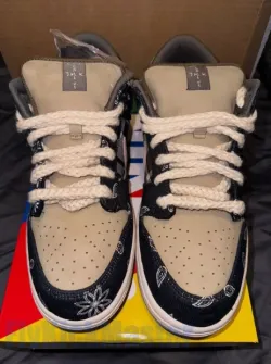  Nike SB Dunk Low Travis Scott (Regular Box) CT5053-001 [Top Version] review Margaret Smith 02