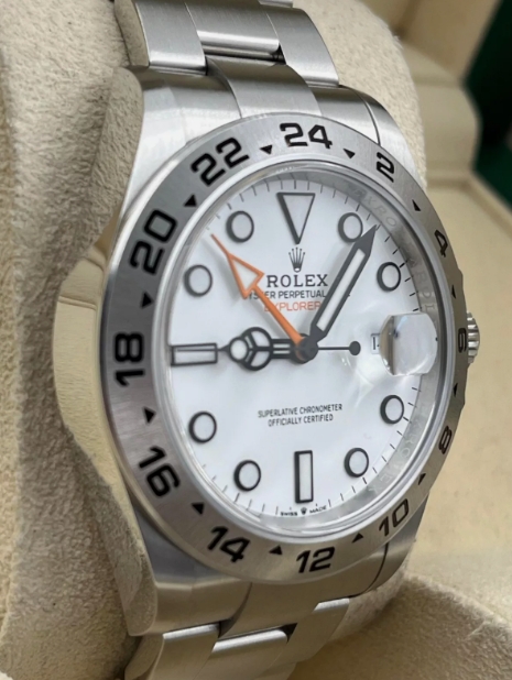Rolex Explorer ll Men's Watch M226570-0001 review Benjamin 02