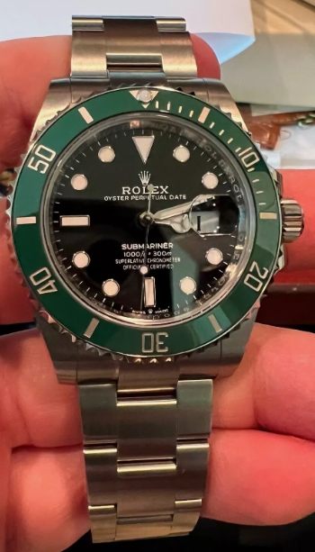 Rolex Submariner M126610LV-0002 review Penelope Jones 00