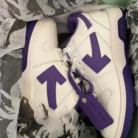 OFF-WHITE Out Of PAICU OWIA259F 22LEA00 10135 review Mia Collins