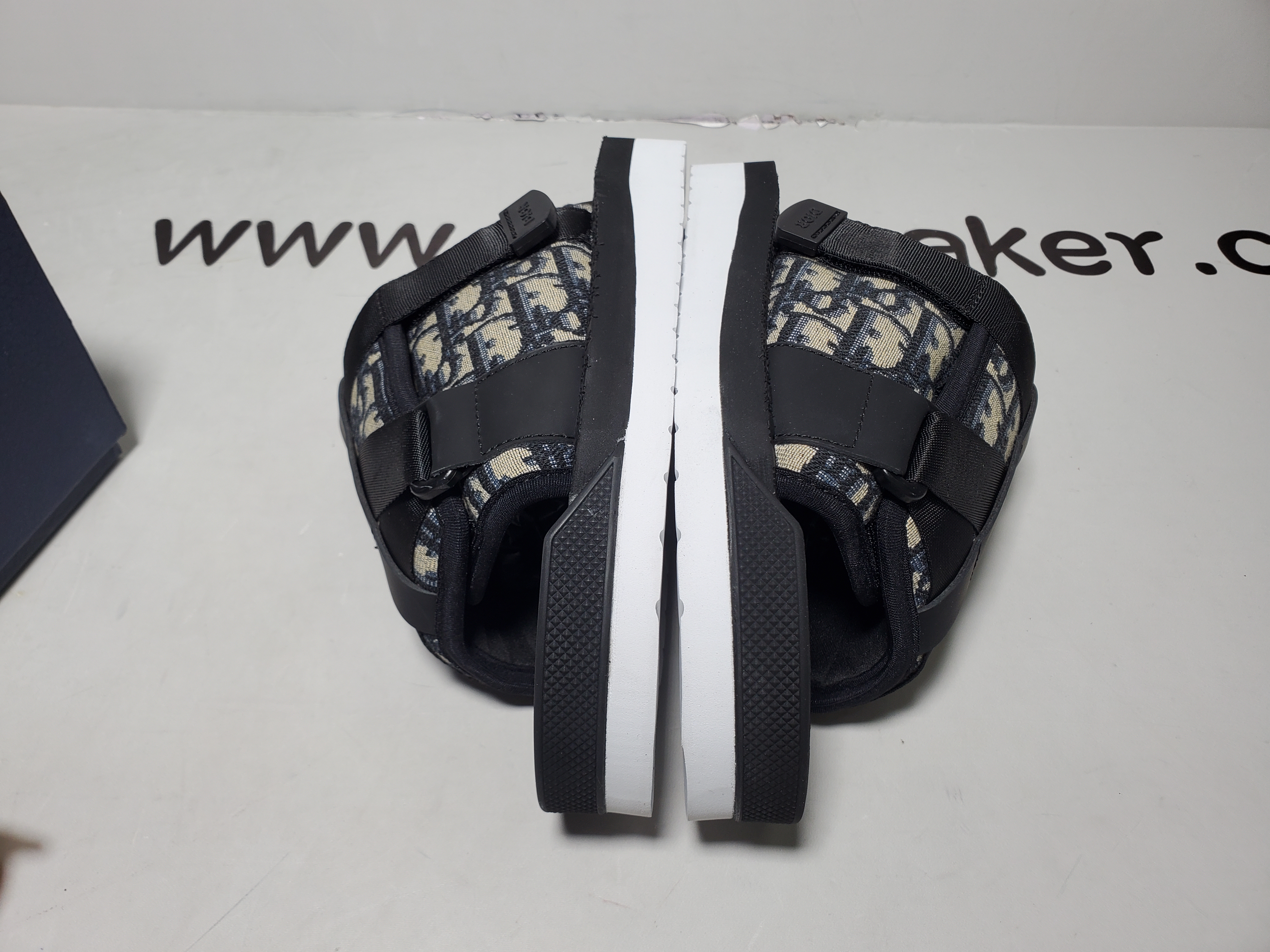 Dior Alpha Sandal Oblique 3SA081YXV_H961 review obosneaker 00