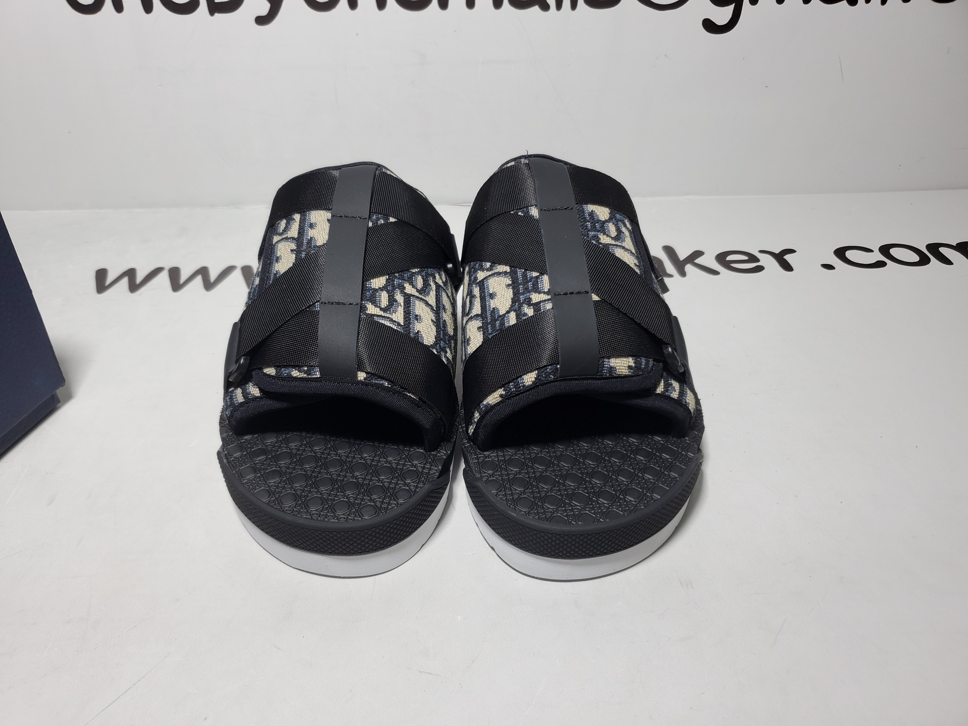 Dior Alpha Sandal Oblique 3SA081YXV_H961 review obosneaker 02