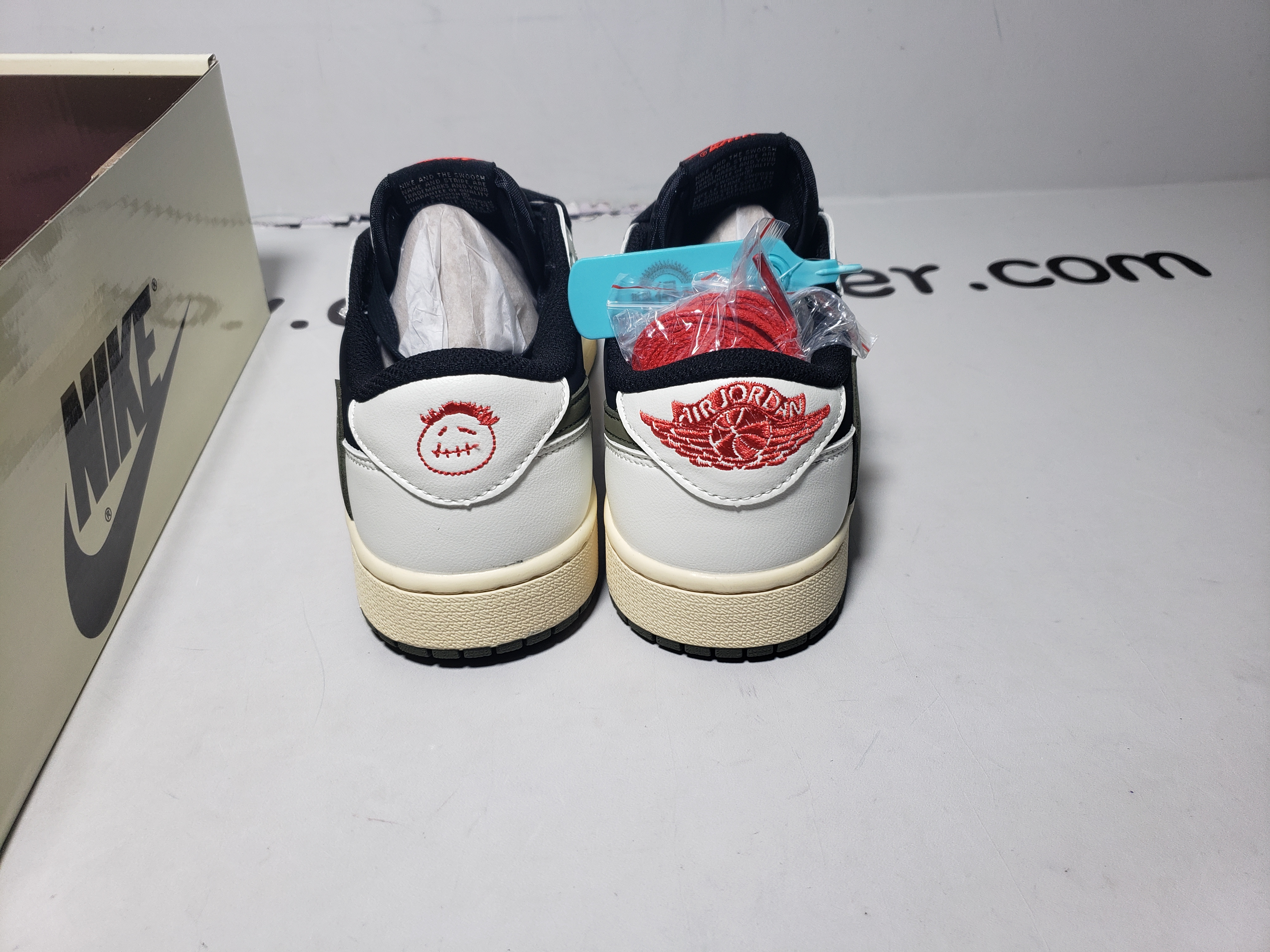 【$59 SALE】Air Jordan 1 Retro Low OG SP Travis Scott Olive (Women's)  DZ4137-106 review obosneaker 02