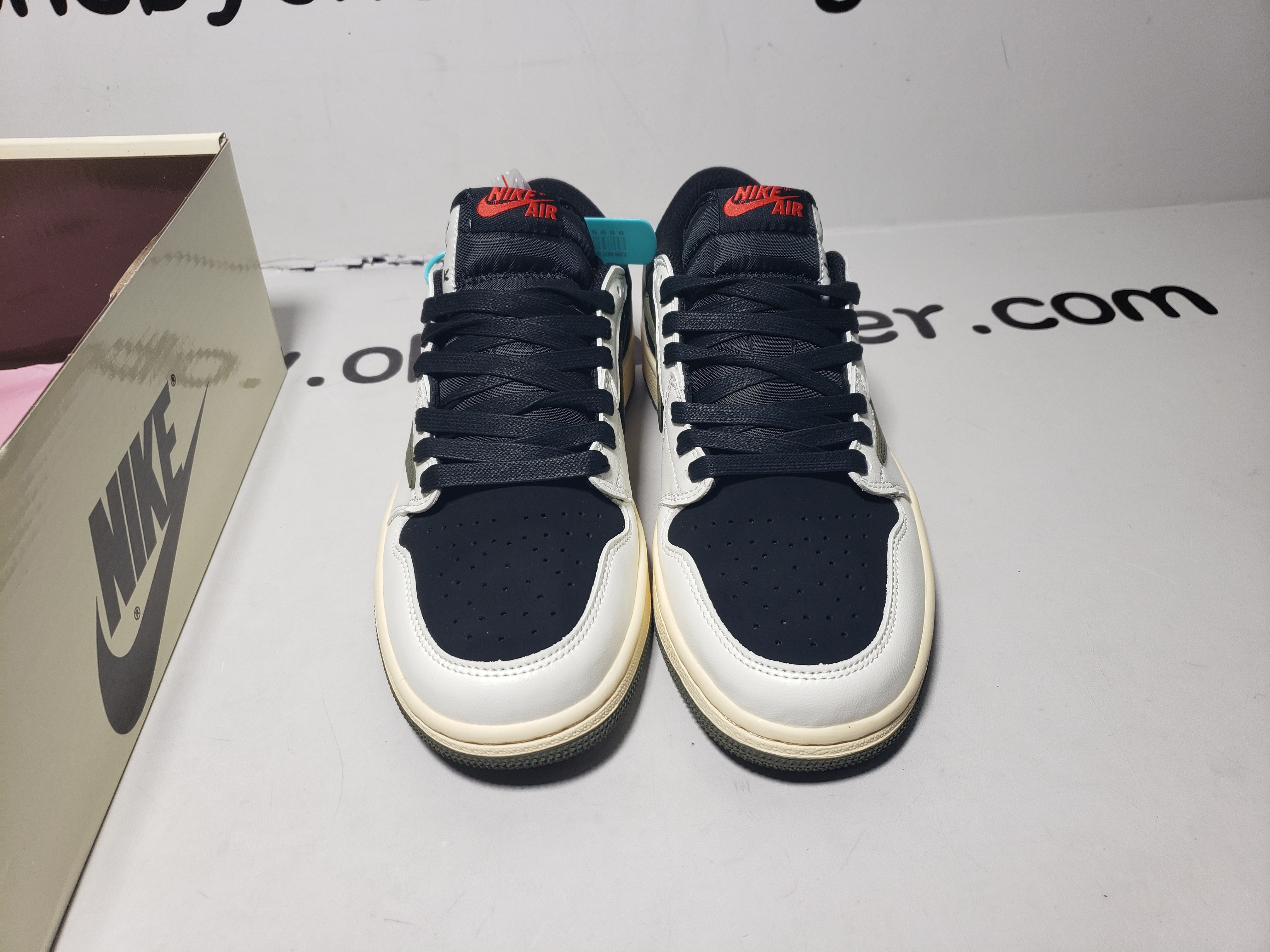 【$59 SALE】Air Jordan 1 Retro Low OG SP Travis Scott Olive (Women's)  DZ4137-106 review obosneaker 01