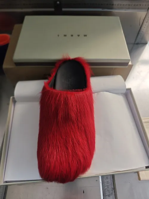 Marni Long-Hair Calfskin Fussbett Sabot Red SBMS004601P412200R66 review 