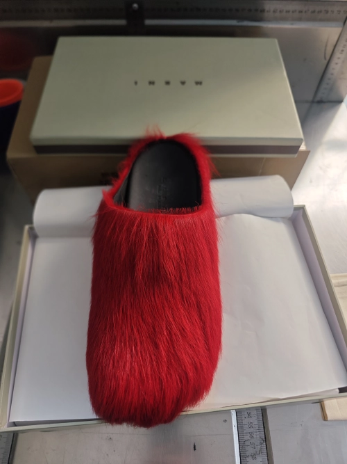 Marni Long-Hair Calfskin Fussbett Sabot Red SBMS004601P412200R66 review 