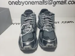 Balenciaga Runner All Black Gray 677402 W3RB2 1515 review obosneaker 02