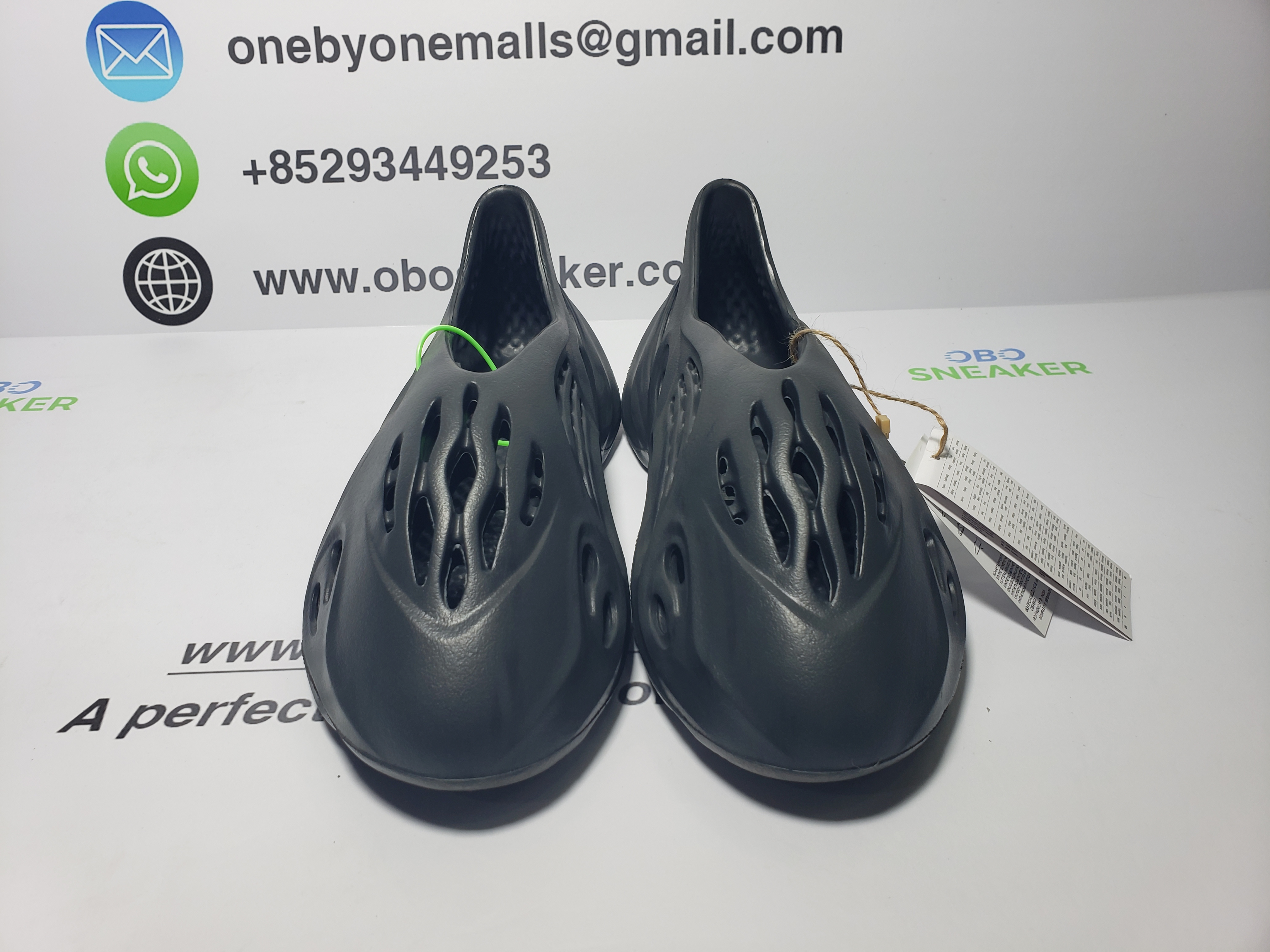 Adidas Yeezy Foam RNR Onyx (2022/2024) HP8739  review obosneaker 01