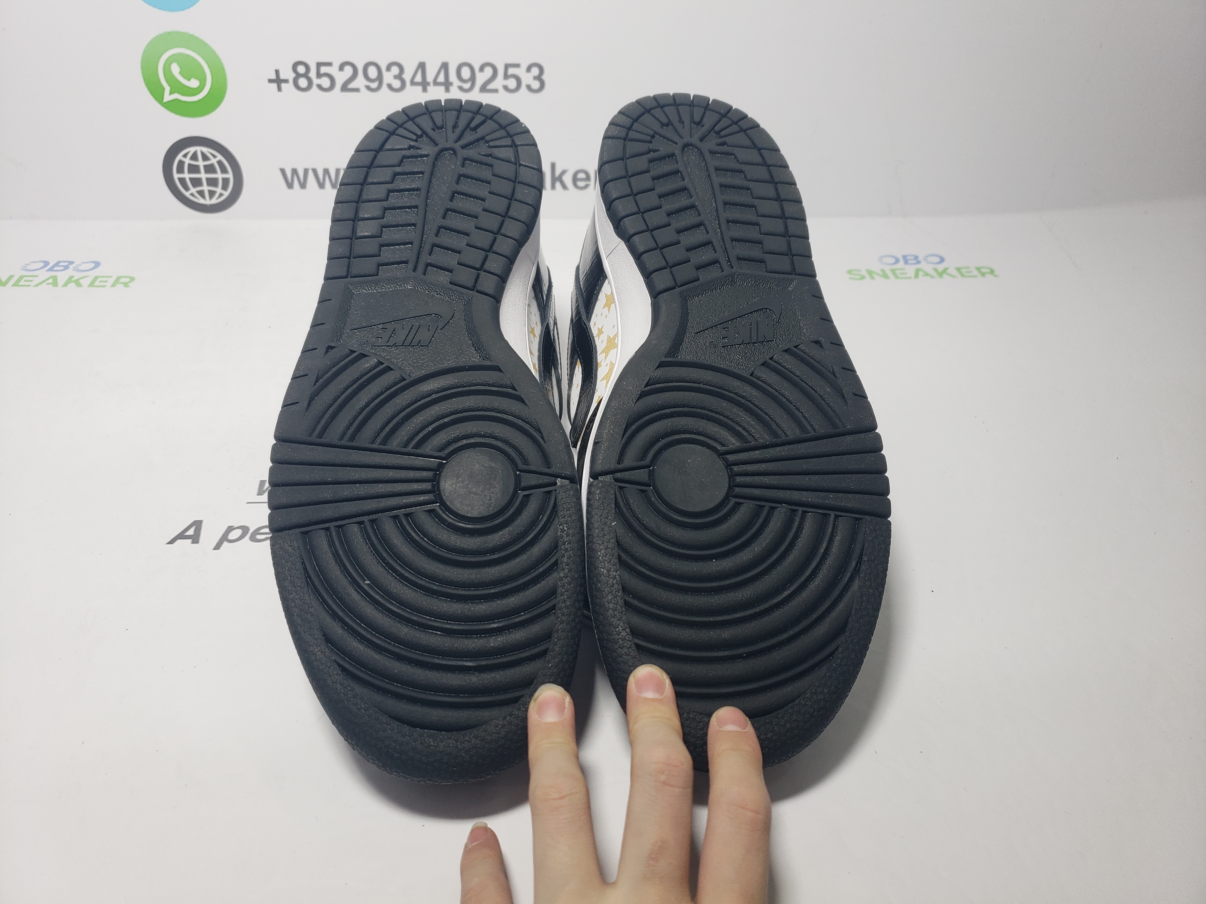 Nike SB Dunk Low Supreme x Nike Black Stars DH3228-102 review obosneaker 05