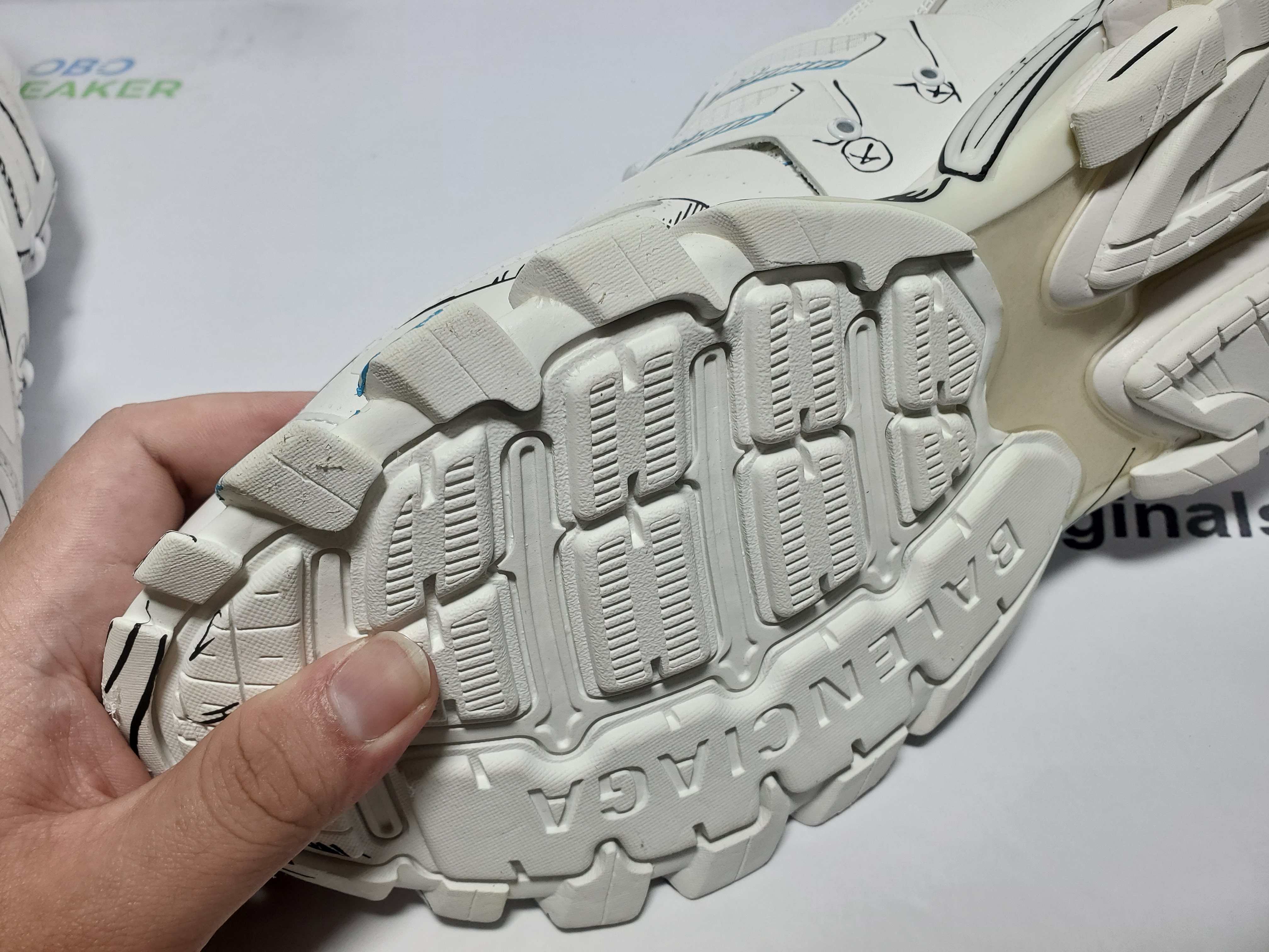 Balenciaga Tess S.Black Graffiti Art 542436 W3SRA 9014 review obosneaker 02