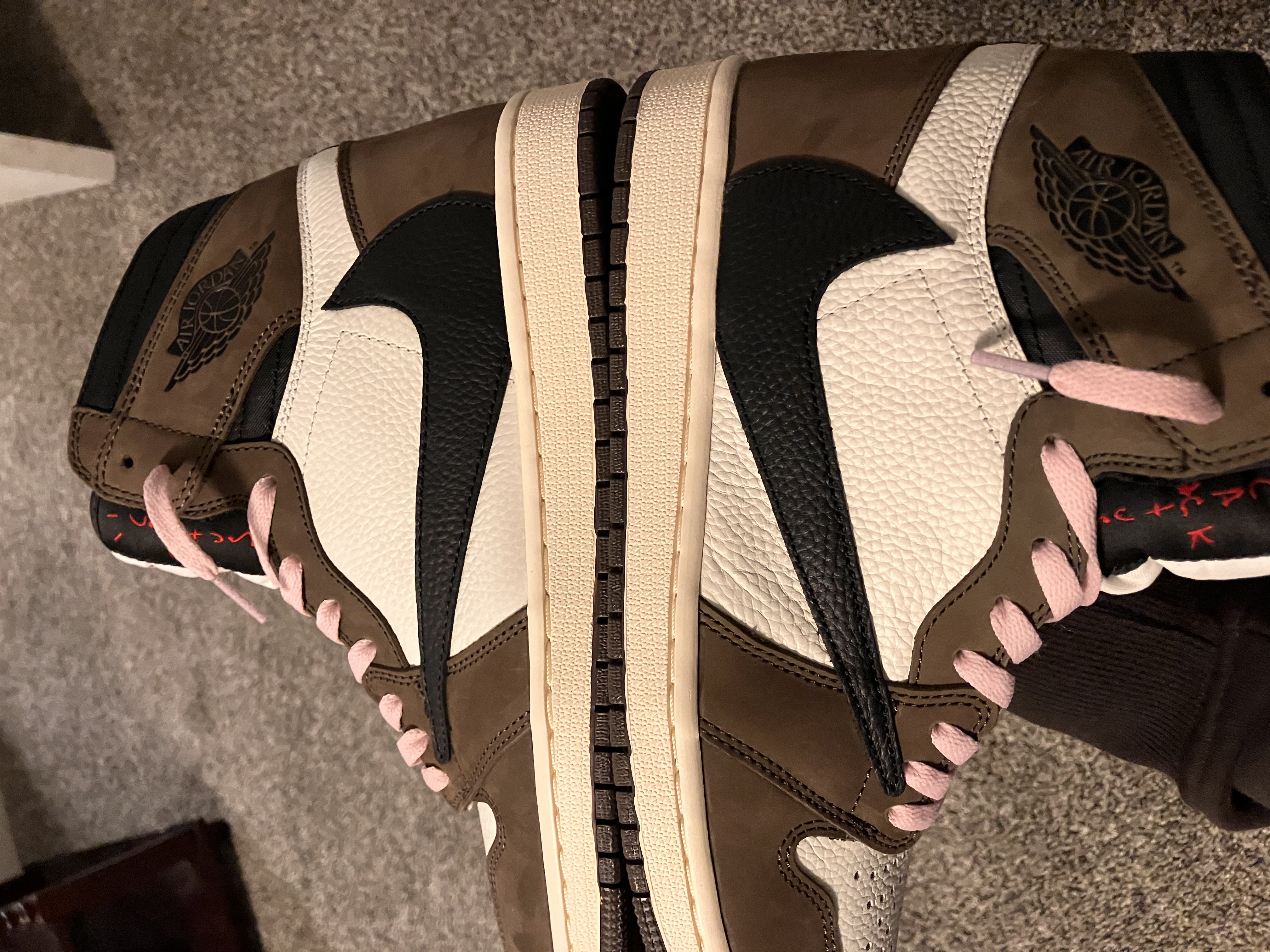 Air Jordan 1 Retro High OG SP Travis Scott Mocha CD4487-100 review sigma 03