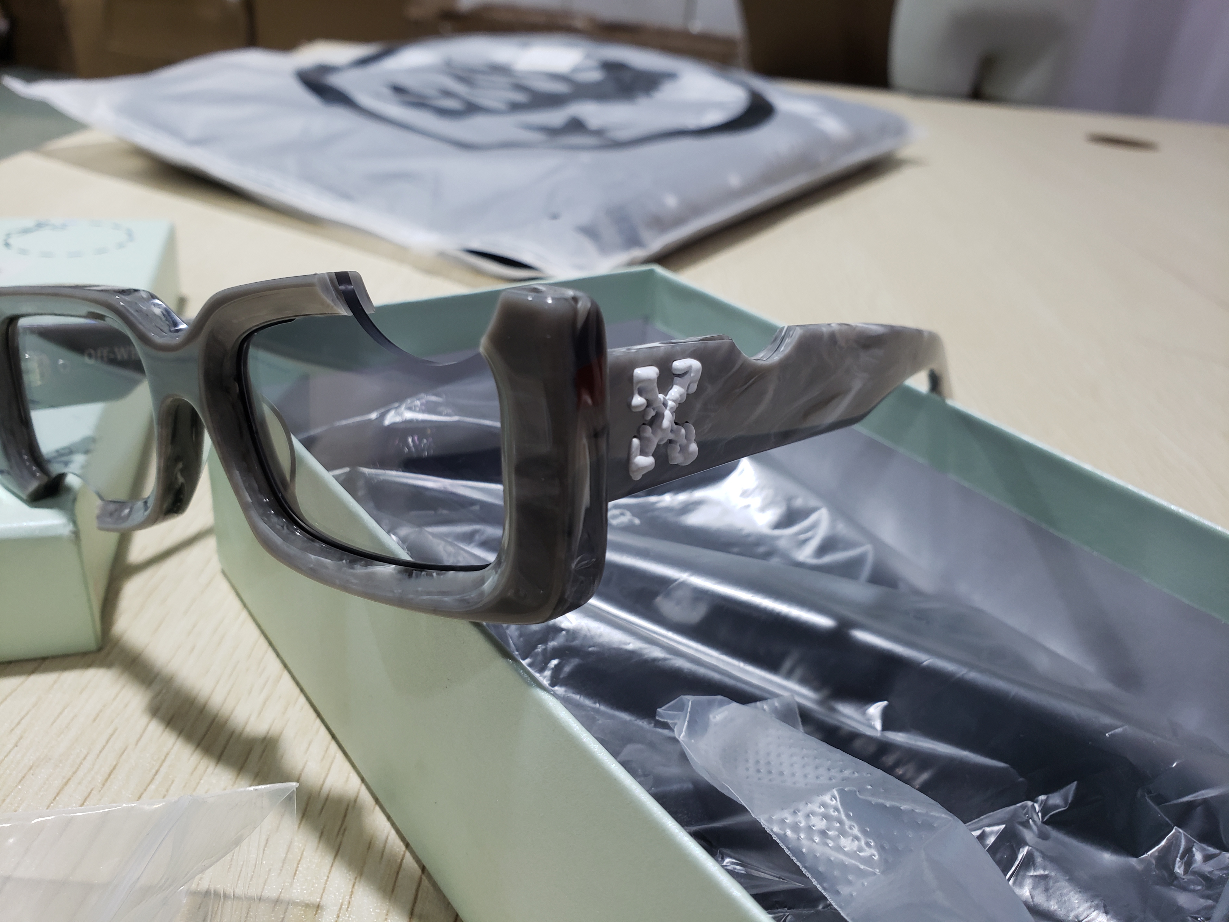 OFF-WHITE Cady Rectangular Frame Sunglasses review obosneaker 03