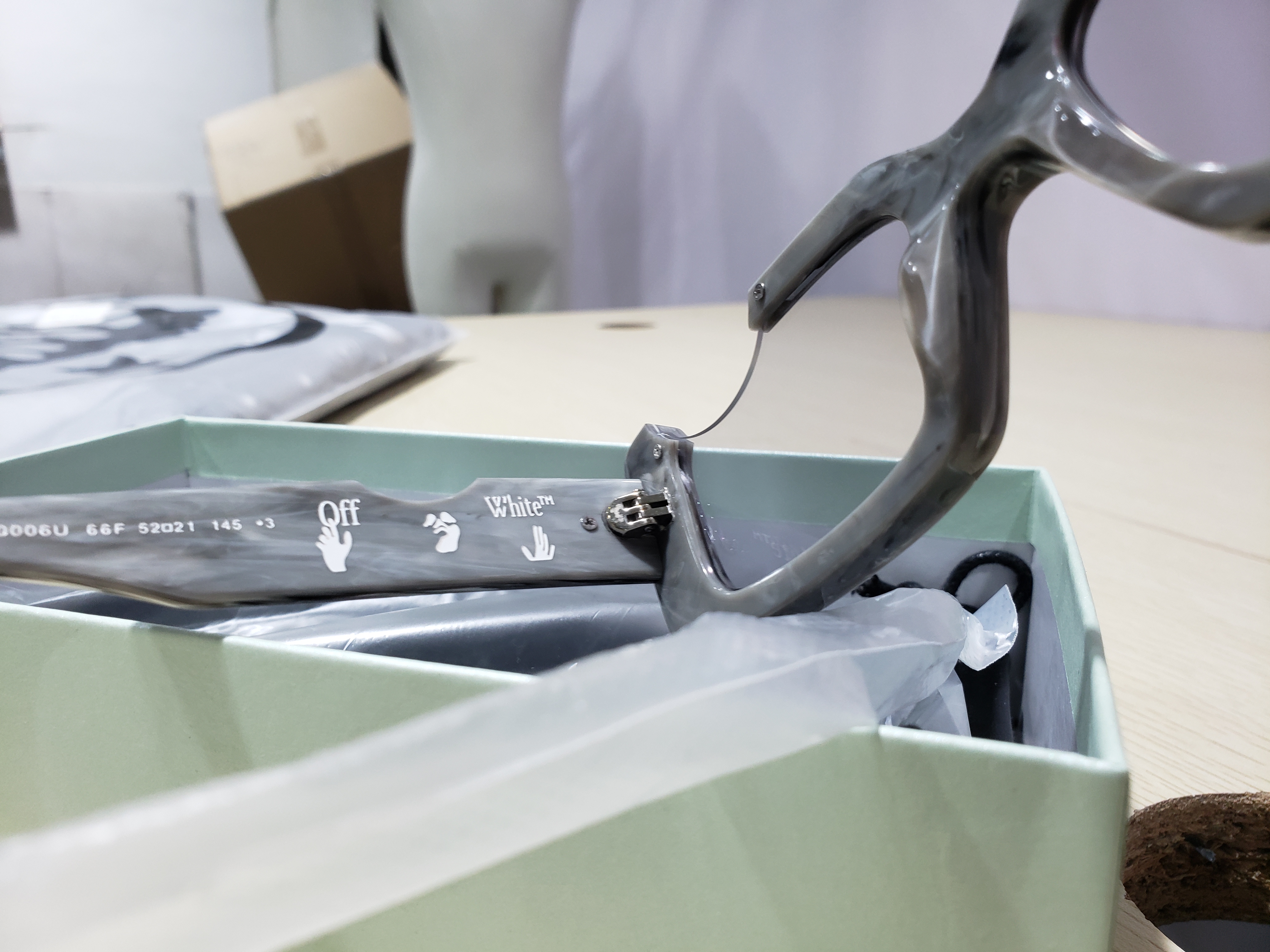 OFF-WHITE Cady Rectangular Frame Sunglasses review obosneaker 06