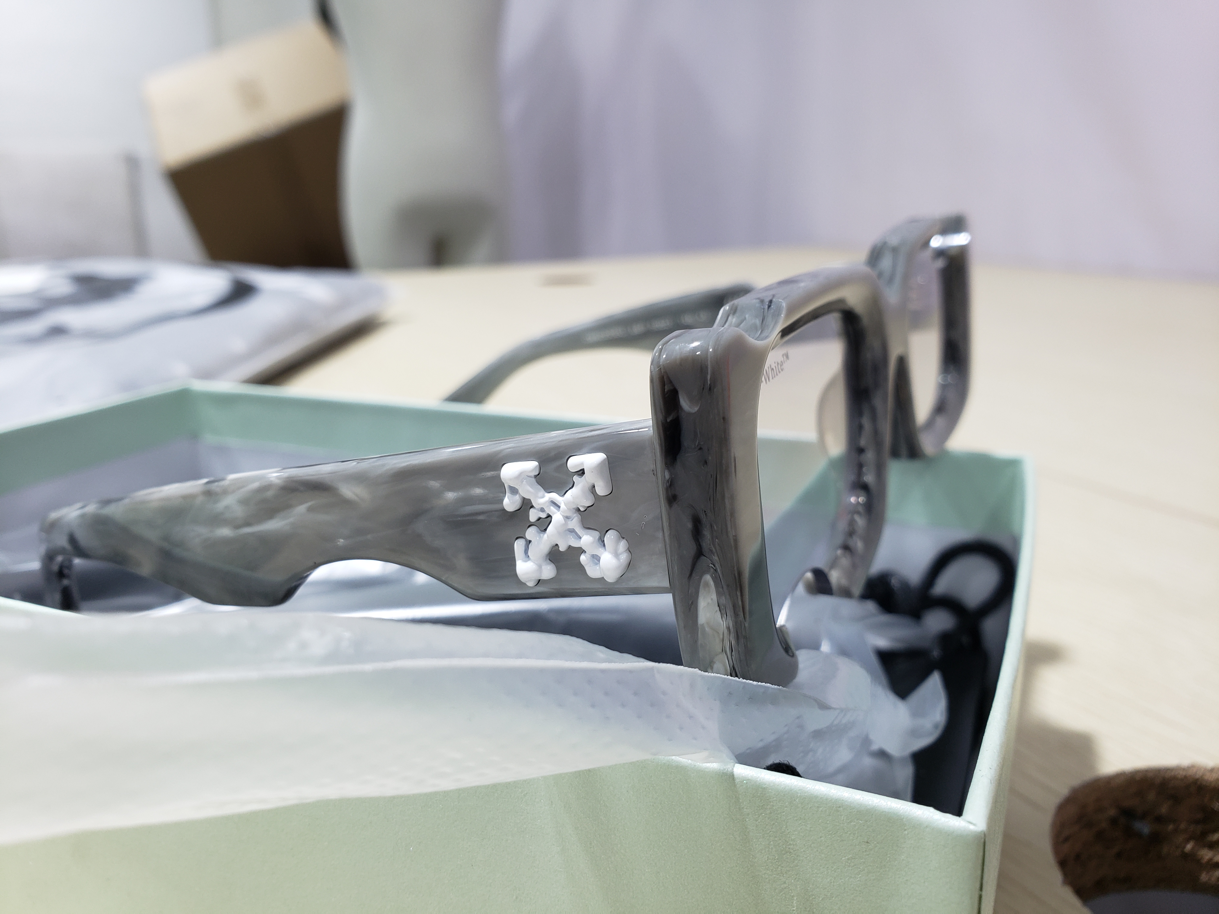 OFF-WHITE Cady Rectangular Frame Sunglasses review obosneaker 05