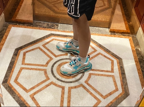 Balenciaga Triple S Mint Green 524039 W09E1 9878 review 