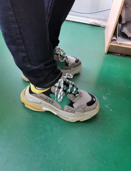 Gucci x Balenciaga The Hacker Project Triple S Beige Green Yellow  681067UMO20 9766 review 