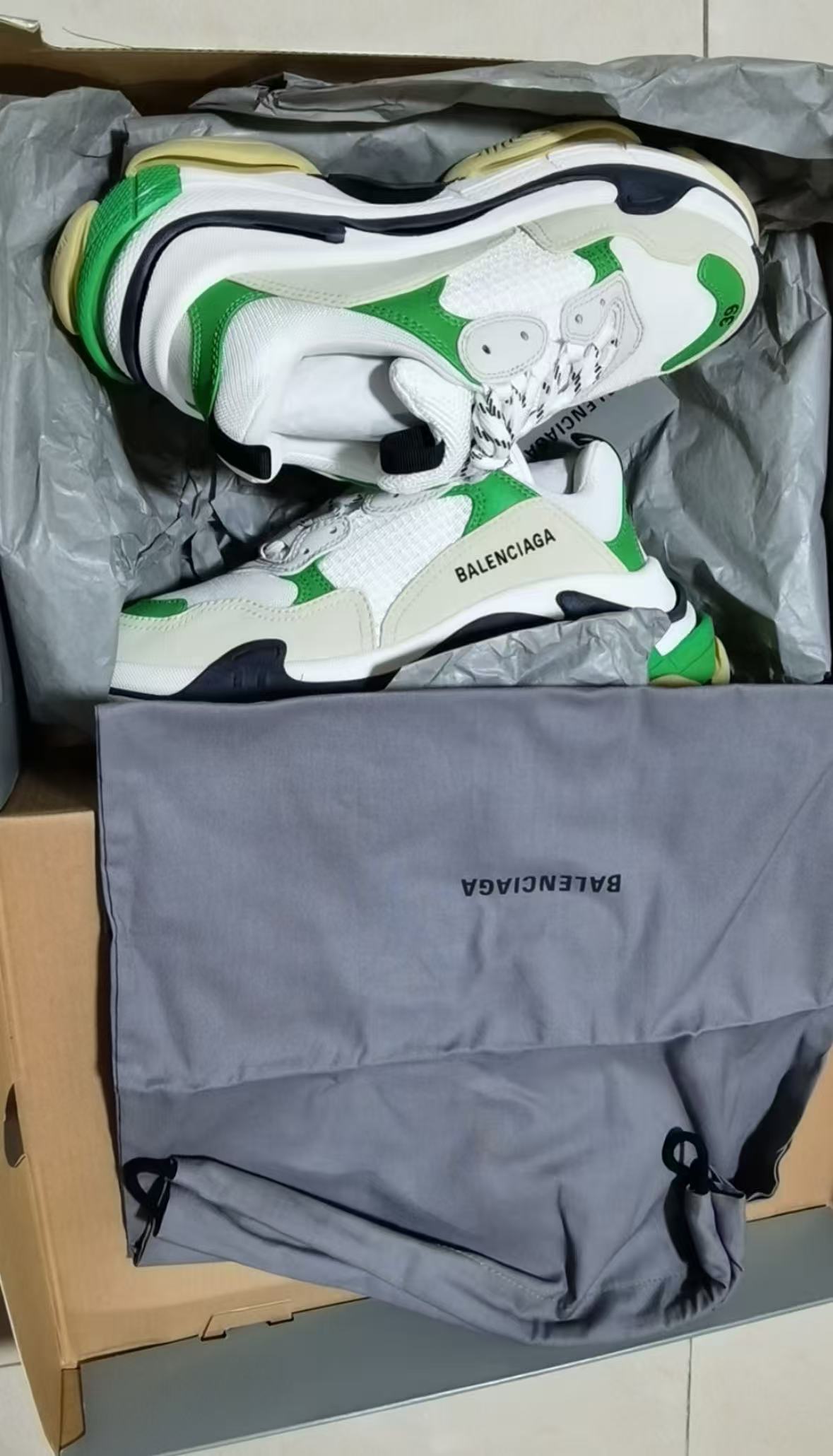 Balenciaga Black And White Green 524039 W09O1 9090 review Carol