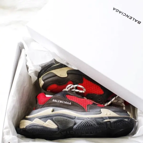 Balenciaga Triple S Black Red Grey 483513 W06E1 1006  review 