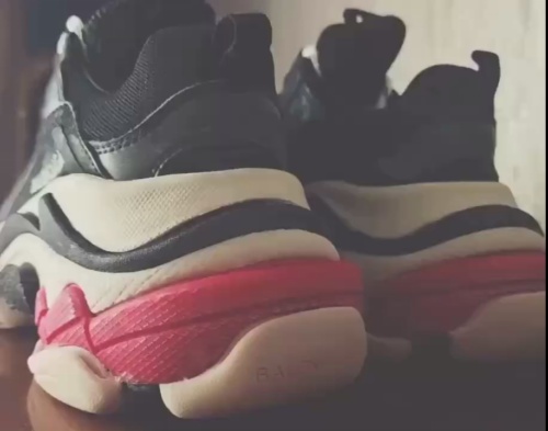  Balenciaga Triple S Black Red 533882 W0901 1000 review 