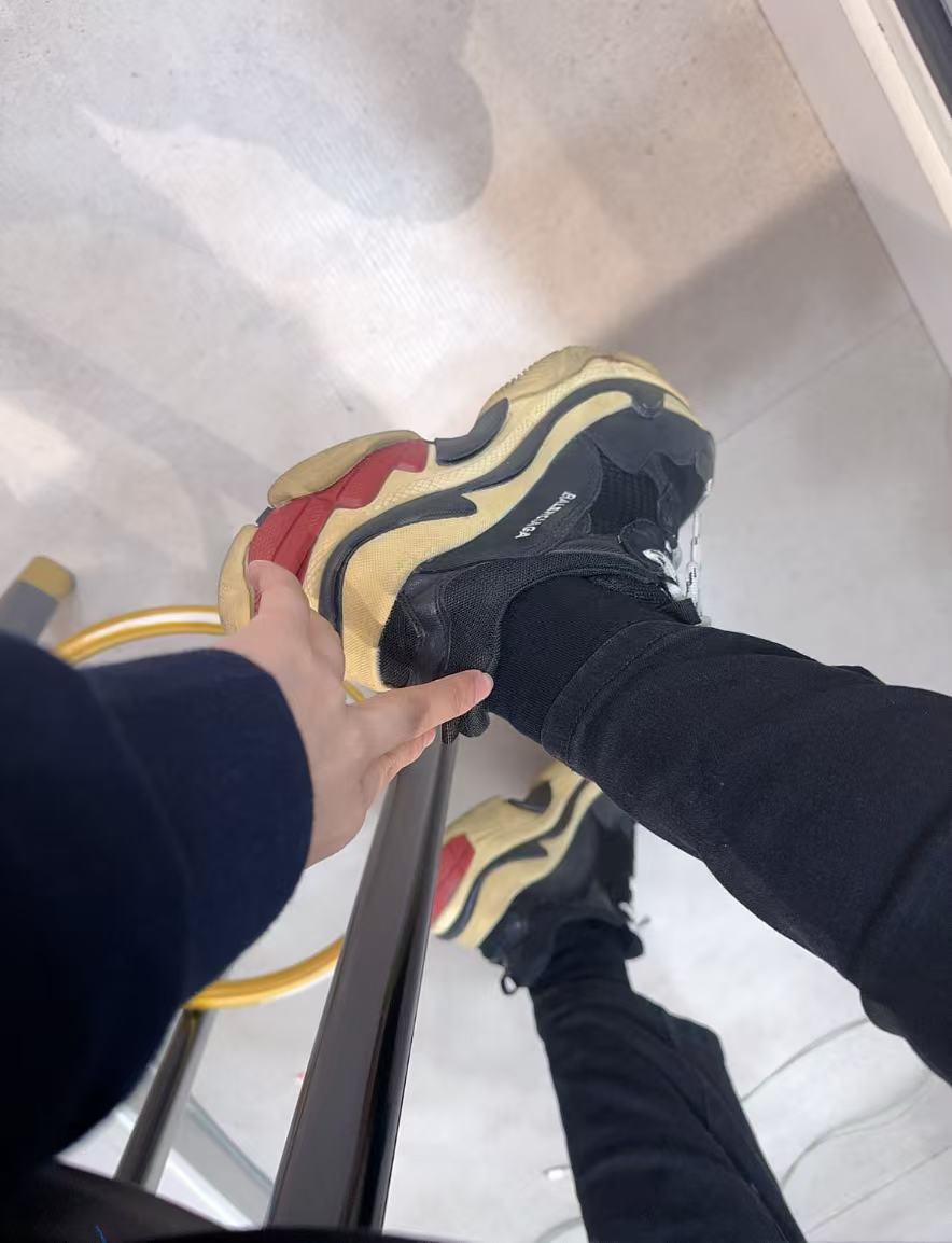  Balenciaga Triple S Black Red 533882 W0901 1000 review Lawrence