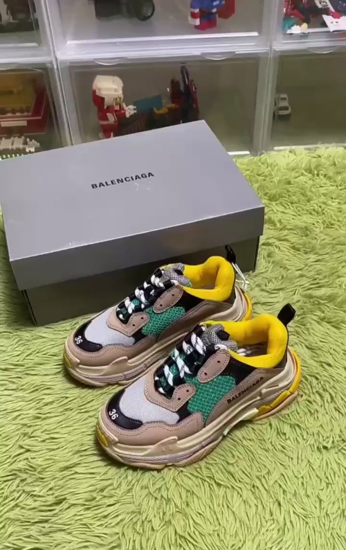 Balenciaga Triple S Green Yellow 483513 W06E3 7070 review 