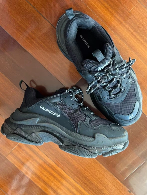 Balenciaga Triple S Black  512176 W0901 1000  review 