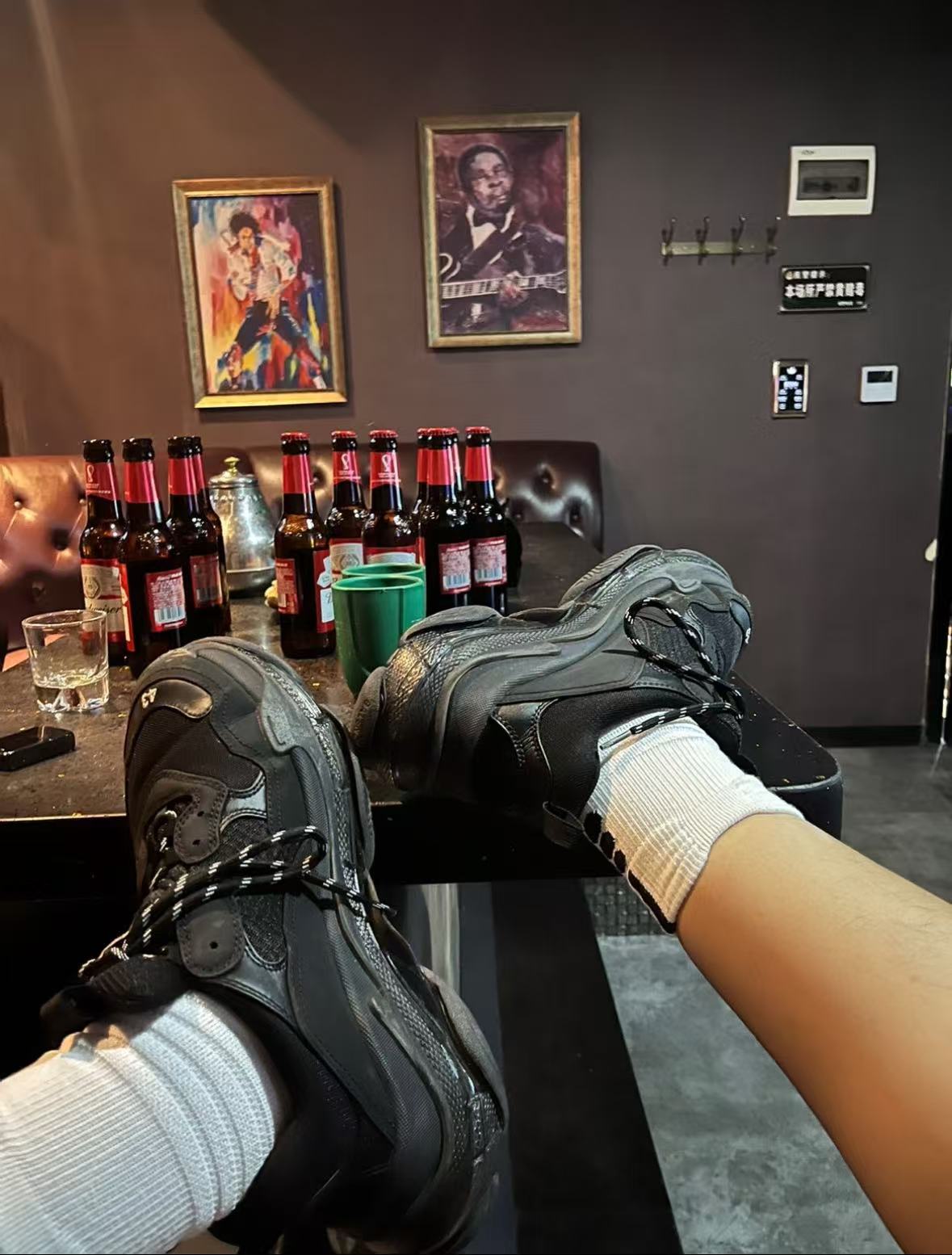 Balenciaga Triple S Black 541624 W0901 1100 review Phil