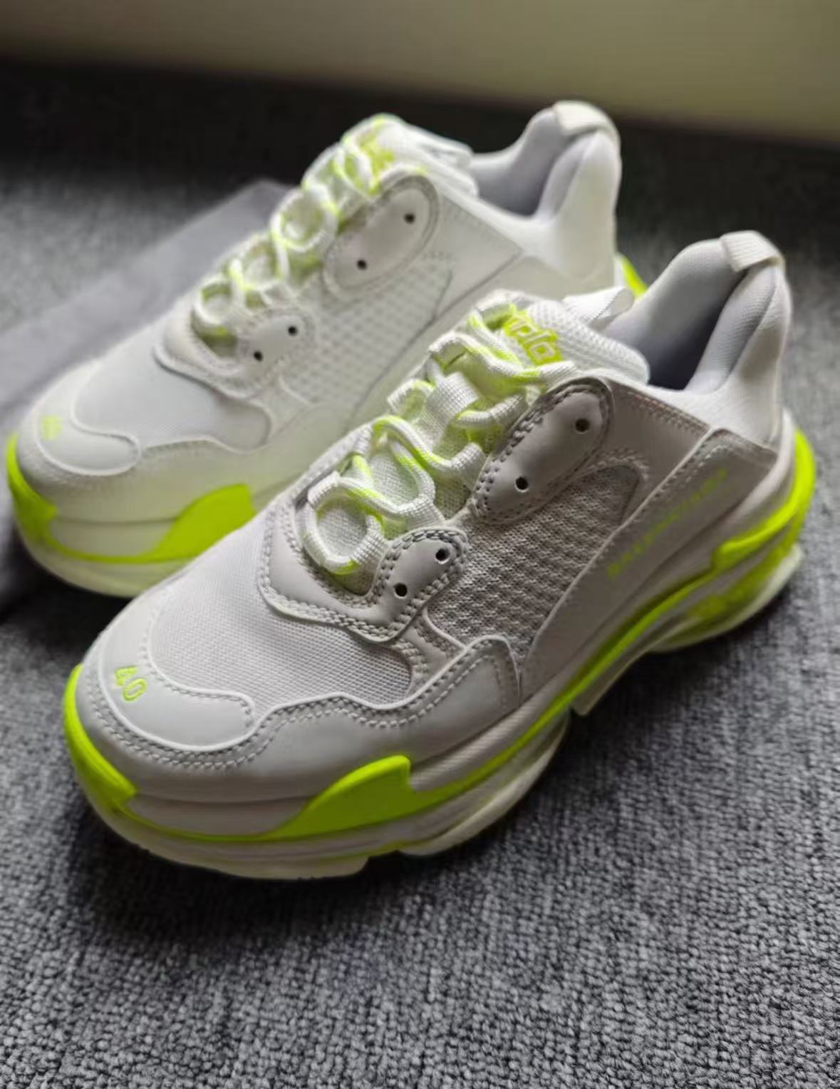 Balenciaga Triple S Fluorescent White  536737 W0901 9088 review Rex 00