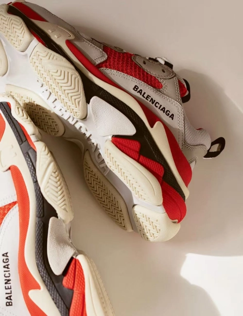 Balenciaga Triple S Red White Dark Grey 541624 W06E2 1863 review 