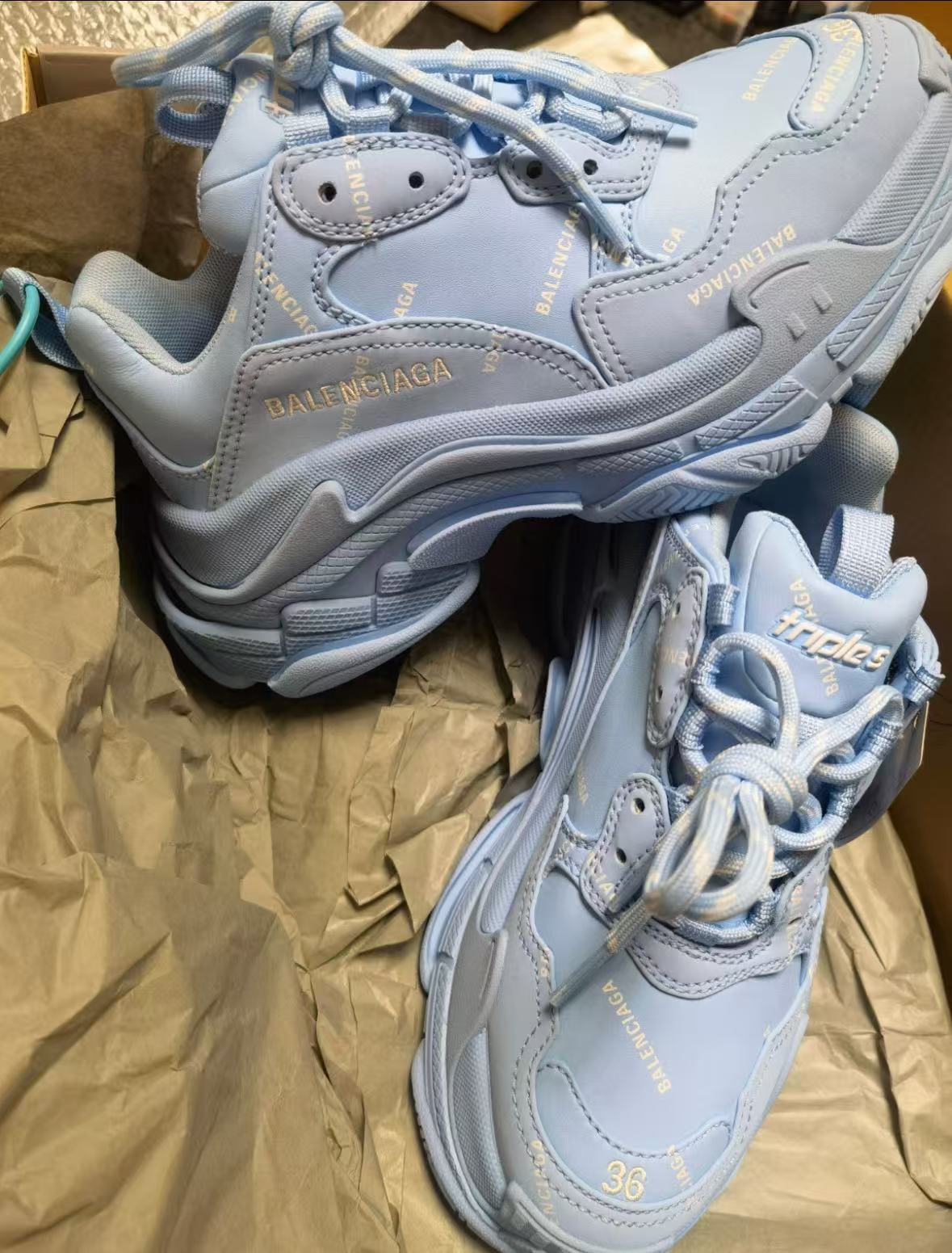 Balenciaga Triple S Moonlight 536737 W2FA1 4090 review Teman