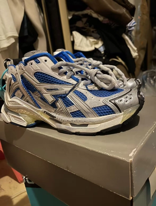 Balenciaga Runner Blue White (Women's) 677402W3RB34912 review 