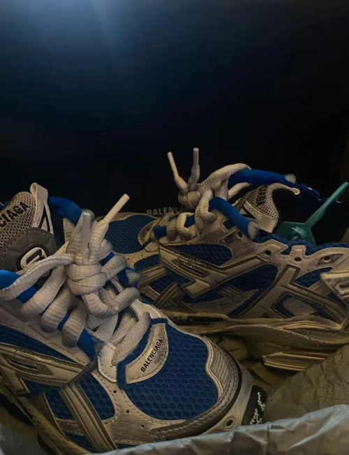 Balenciaga Runner Blue White (Women's) 677402W3RB34912 review 