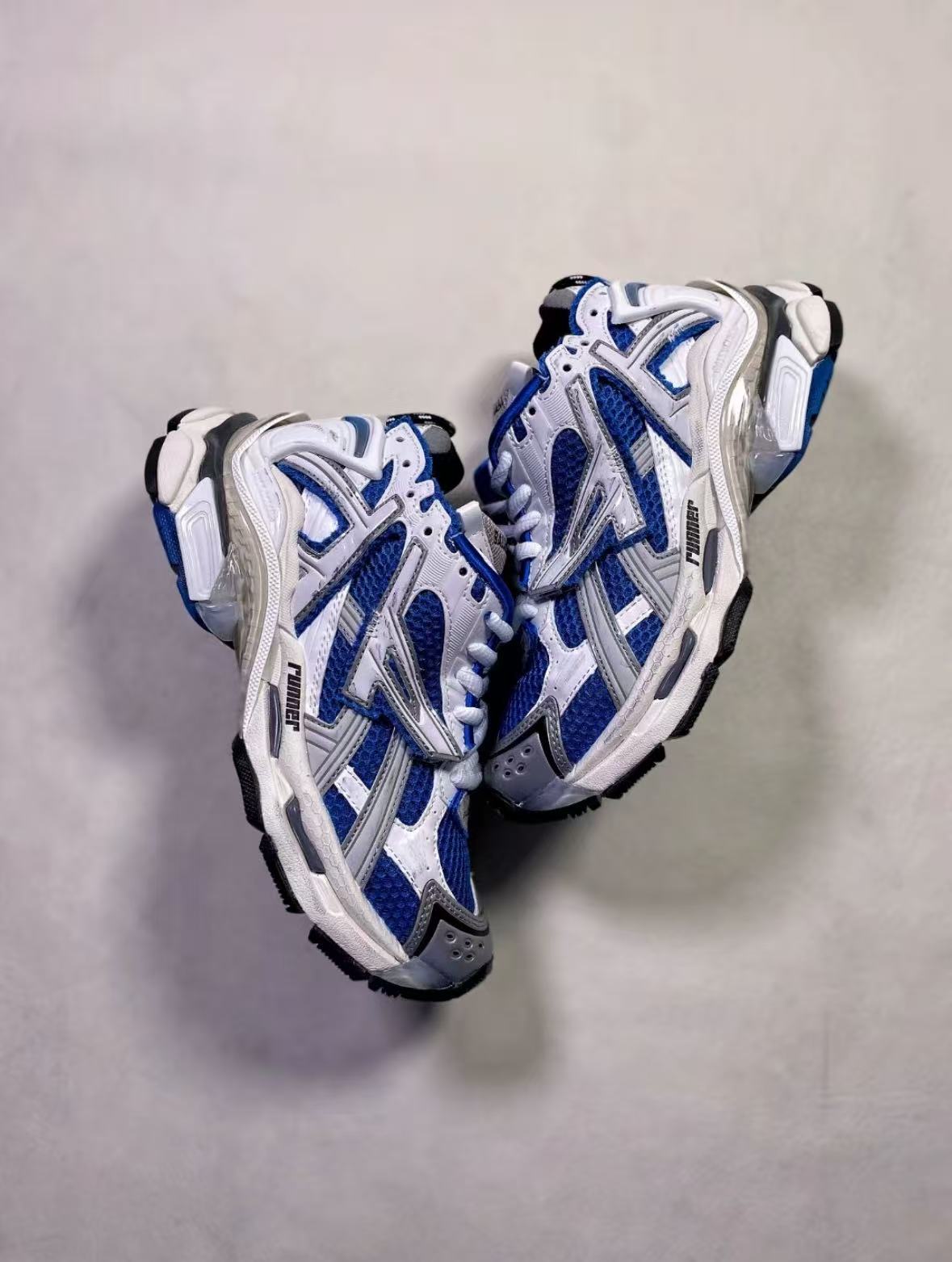 Balenciaga Runner Blue White (Women's) 677402W3RB34912 review Mick