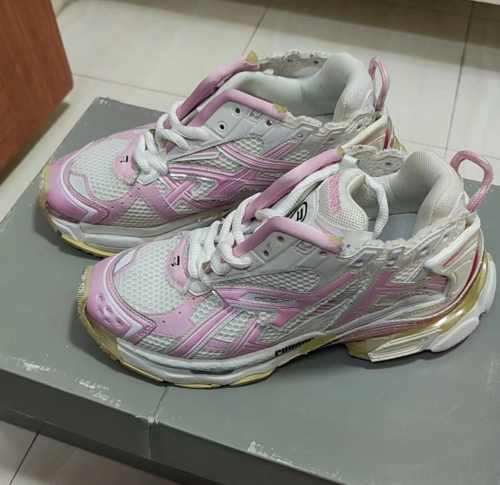 Balenciaga Runner Pink White 677403W3RB39059 review 